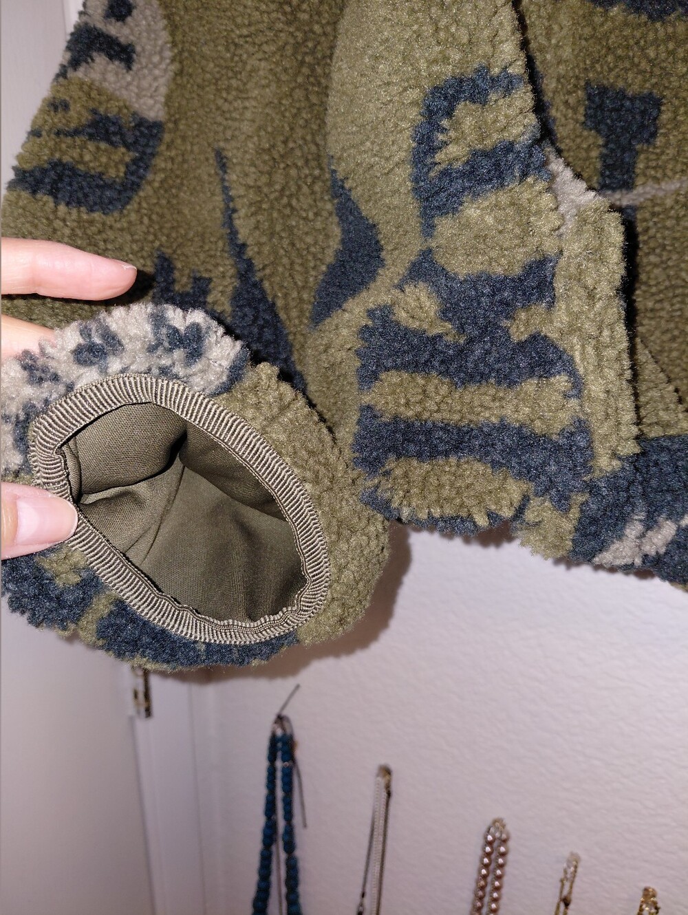 NWT Nike High Pile Olive Green Sherpa Jacket Medium - Picture 4 of 11